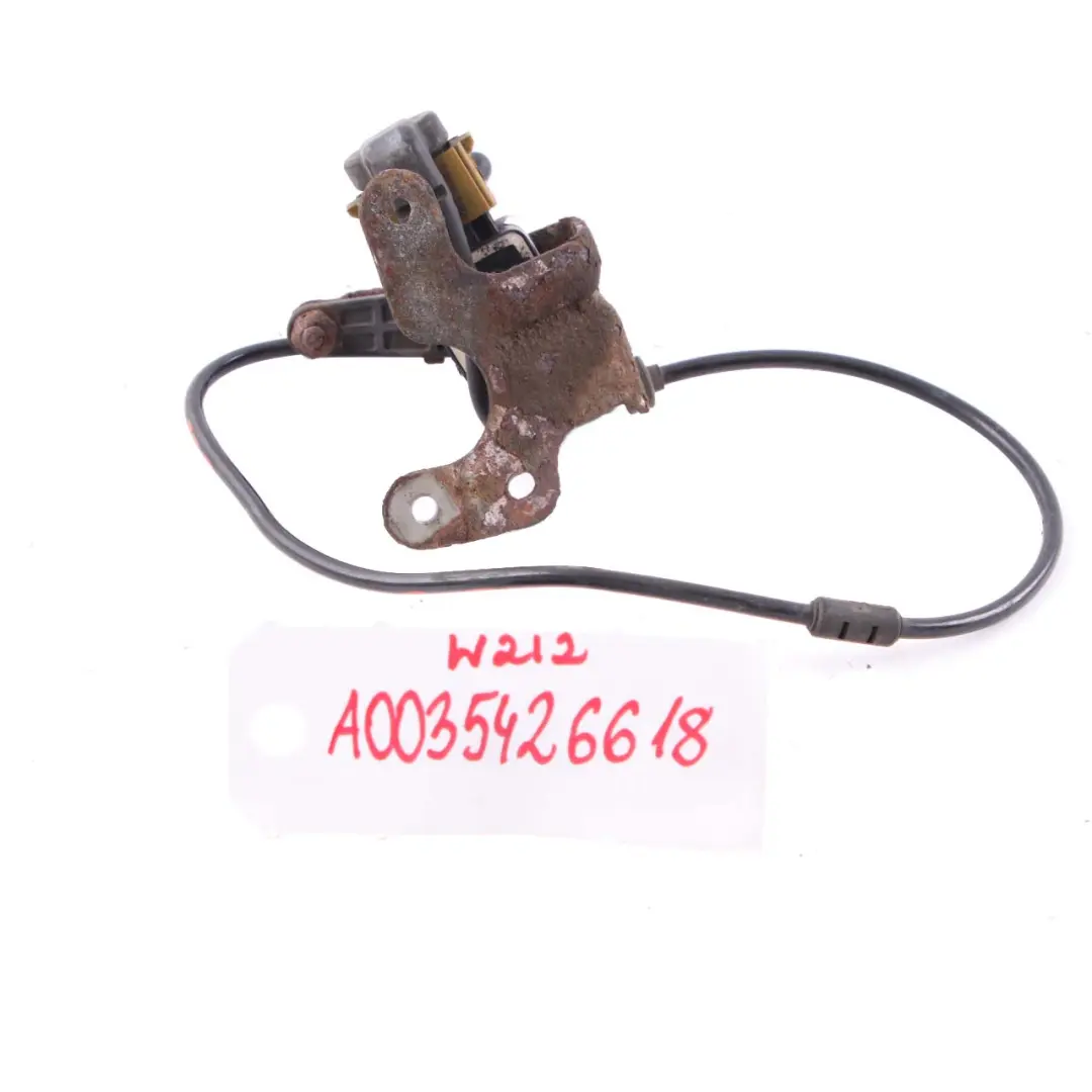 Sensore livello fari Unità controllo livellamento fari per Mercedes W212 con numero di parte A0035426618 Mercedes W212 Sensore livello fari Unità controllo livellamento fari - SKU A0035426618 - Numero di parte A0035426618