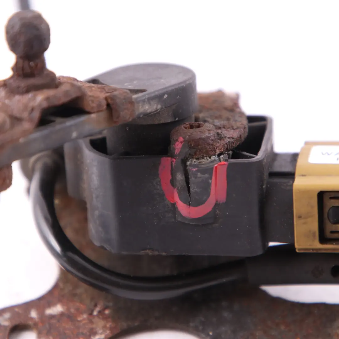 Sensore livello fari Unità controllo livellamento fari per Mercedes W212 con numero di parte A0035426618 Mercedes W212 Sensore livello fari Unità controllo livellamento fari - SKU A0035426618 - Numero di parte A0035426618