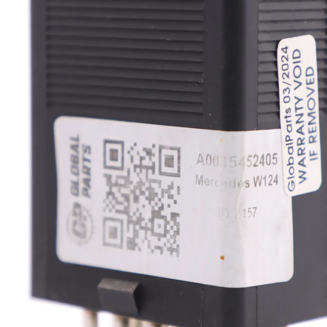 E280 Petrol Fuel Pump Cut Off Relay to Relay Mercedes W124 with Part number A0035452405 Relay Mercedes W124 E280 Petrol Fuel Pump Cut Off Relay - SKU A0035452405 - Part number A0035452405