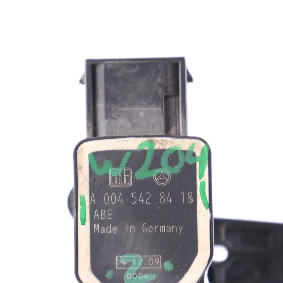 Headlight Light Height Level Sensor Module Unit to Mercedes W204 with Part number A0045428418 Mercedes W204 Headlight Light Height Level Sensor Module Unit - SKU A0045428418 - Part number A0045428418