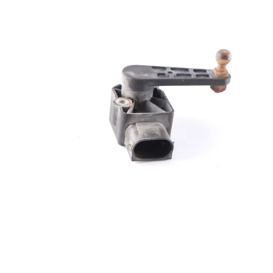 Headlight Light Height Level Sensor Module Unit to Mercedes W204 with Part number A0045428418 Mercedes W204 Headlight Light Height Level Sensor Module Unit - SKU A0045428418 - Part number A0045428418