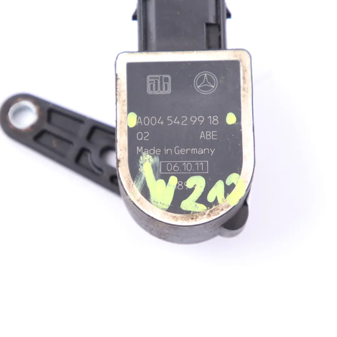 Scheinwerfer Leuchtweitenregulierung Sensor für Mercedes W176 W246 mit Teilenummer A0045429918 Mercedes W176 W246 Scheinwerfer Leuchtweitenregulierung Sensor - SKU A0045429918 - Teilenummer A0045429918