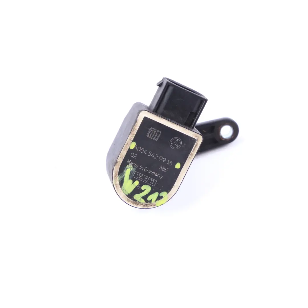 Headlight Headlamp Leveling Level Sensor to Mercedes W176 W246 with Part number A0045429918 Mercedes W176 W246 Headlight Headlamp Leveling Level Sensor - SKU A0045429918 - Part number A0045429918