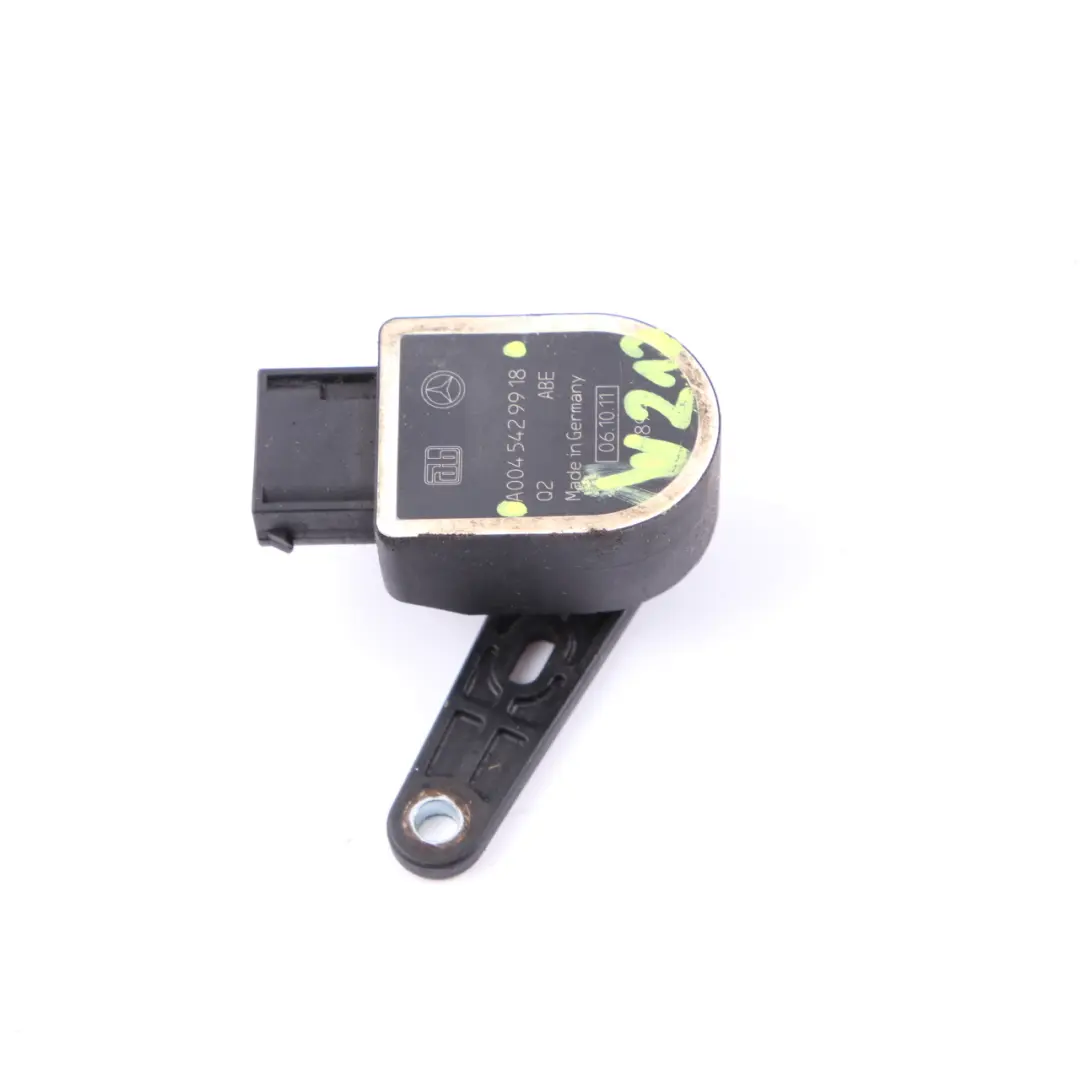 Sensore livellamento fari per Mercedes W176 W246 con numero di parte A0045429918 Mercedes W176 W246 Sensore livellamento fari - SKU A0045429918 - Numero di parte A0045429918