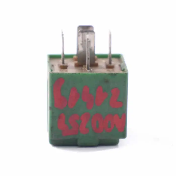 Relè 5 poli verde Unità controllo 12V per Mercedes W169 W203 W639 W906 con numero di parte A0045450405 Mercedes W169 W203 W639 W906 Relè 5 poli verde Unità controllo 12V - SKU A0045450405 - Numero di parte A0045450405