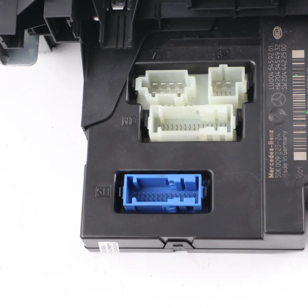 Fuse Box SAM Relay Control Module to Mercedes W204 with Part number A0045459201 Mercedes W204 Fuse Box SAM Relay Control Module - SKU A0045459201 - Part number A0045459201