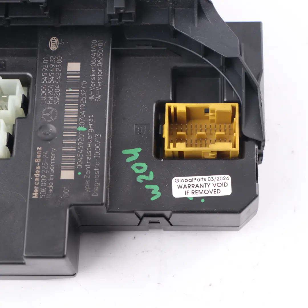 Fuse Box SAM Relay Control Module to Mercedes W204 with Part number A0045459201 Mercedes W204 Fuse Box SAM Relay Control Module - SKU A0045459201 - Part number A0045459201