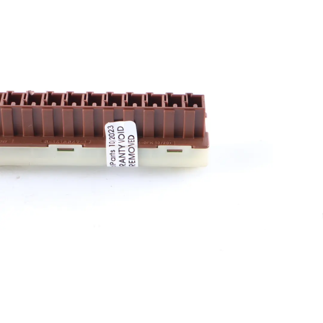 Boîte distribution Mercedes W204 W207 W221 Connector Block Control pour à propos du numéro de pièce A0045467640 Boîte distribution Mercedes W204 W207 W221 Connector Block Control - SKU A0045467640 - Numéro de pièce A0045467640