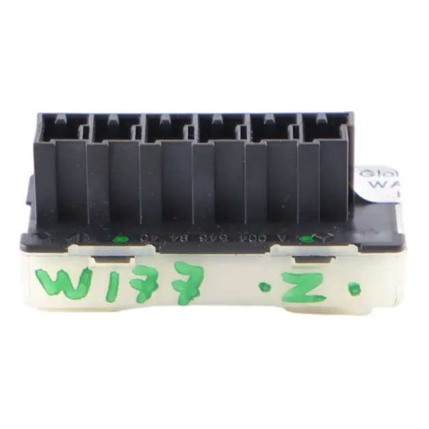 Distributor Connector Plug Unit to Mercedes W177 Power with Part number A0045468440 Mercedes W177 Power Distributor Connector Plug Unit - SKU A0045468440 - Part number A0045468440