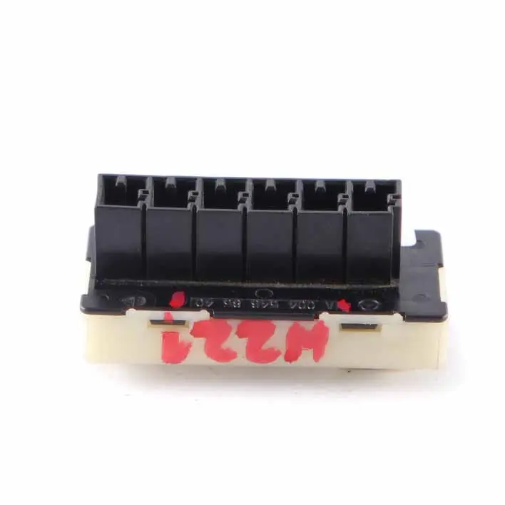 Distributore Box Blocco Unità Controllo Relè per Mercedes W221 con numero di parte A0045468540 Mercedes W221 Distributore Box Blocco Unità Controllo Relè - SKU A0045468540 - Numero di parte A0045468540