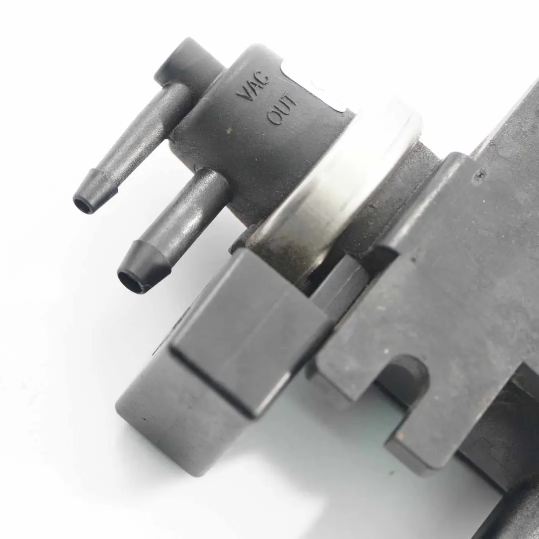 OM640 Electrovanne dépression Convertisseur pression pour Mercedes W169 à propos du numéro de pièce A0051535528 Mercedes W169 OM640 Electrovanne dépression Convertisseur pression - SKU A0051535528 - Numéro de pièce A0051535528