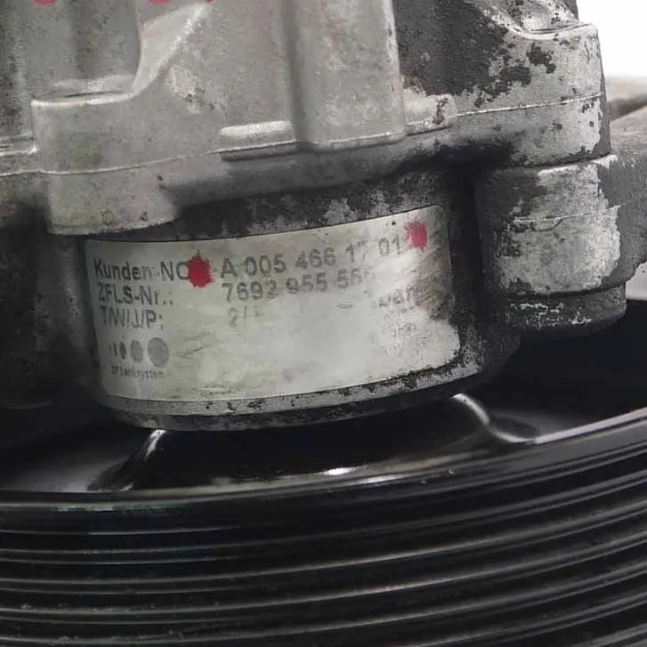 M272 Bomba dirección asistida Depósito de aceite para Mercedes W203 W209 con número de pieza A0054661701 Mercedes W203 W209 M272 Bomba dirección asistida Depósito de aceite - SKU A0054661701 - Número de pieza A0054661701