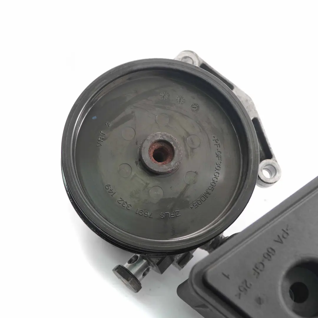 Mercedes W203 W209 M272 Pompe direction assistée Réservoir d'huile - SKU A0054661701 - Numéro de pièce A0054661701
