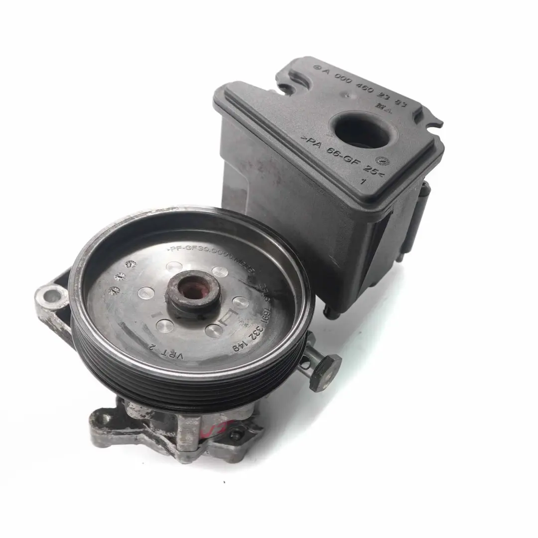 M272 Pompe direction assistée Réservoir d'huile pour Mercedes W203 W209 à propos du numéro de pièce A0054661701 Mercedes W203 W209 M272 Pompe direction assistée Réservoir d'huile - SKU A0054661701 - Numéro de pièce A0054661701