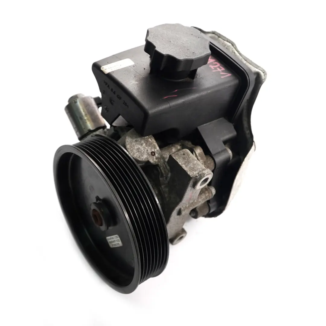 Steering Pump Mercedes W204 M271 Hydraulic Pump With Reservoir to Power with Part number A0054668301 Power Steering Pump Mercedes W204 M271 Hydraulic Pump With Reservoir - SKU A0054668301 - Part number A0054668301