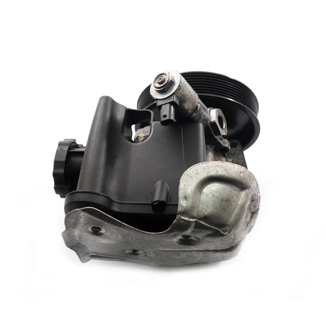 Steering Pump Mercedes W204 M271 Hydraulic Pump With Reservoir to Power with Part number A0054668301 Power Steering Pump Mercedes W204 M271 Hydraulic Pump With Reservoir - SKU A0054668301 - Part number A0054668301
