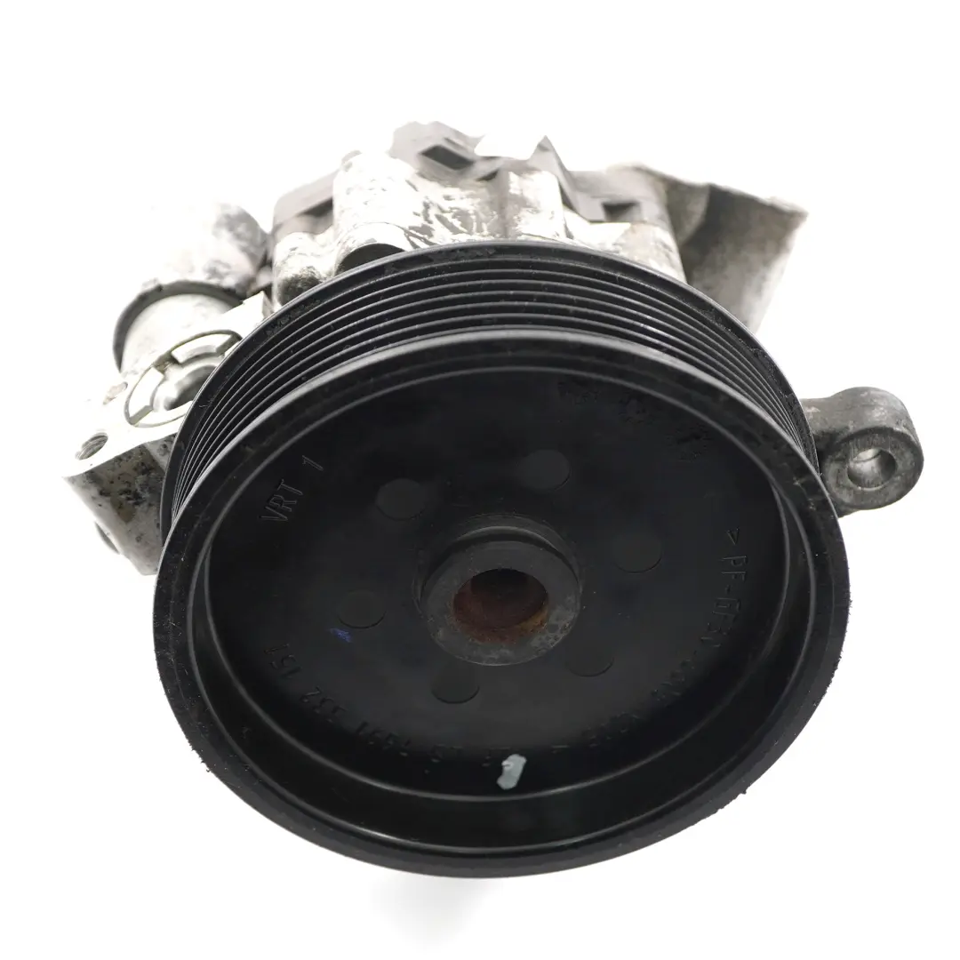 OM642 Pompa Wspomagania Hydrauliczna do Mercedes W204 Diesel o numerze A0054668401 Mercedes W204 Diesel OM642 Pompa Wspomagania Hydrauliczna - SKU A0054668401 - Numer Części A0054668401