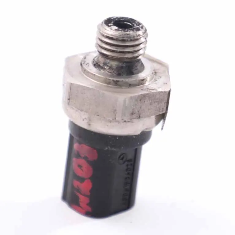 Sensore Pressione Carburante OM611 per Mercedes ML W164 W203 W204 W212 con numero di parte A0061536028 Mercedes ML W164 W203 W204 W212 Sensore Pressione Carburante OM611 - SKU A0061536028 - Numero di parte A0061536028