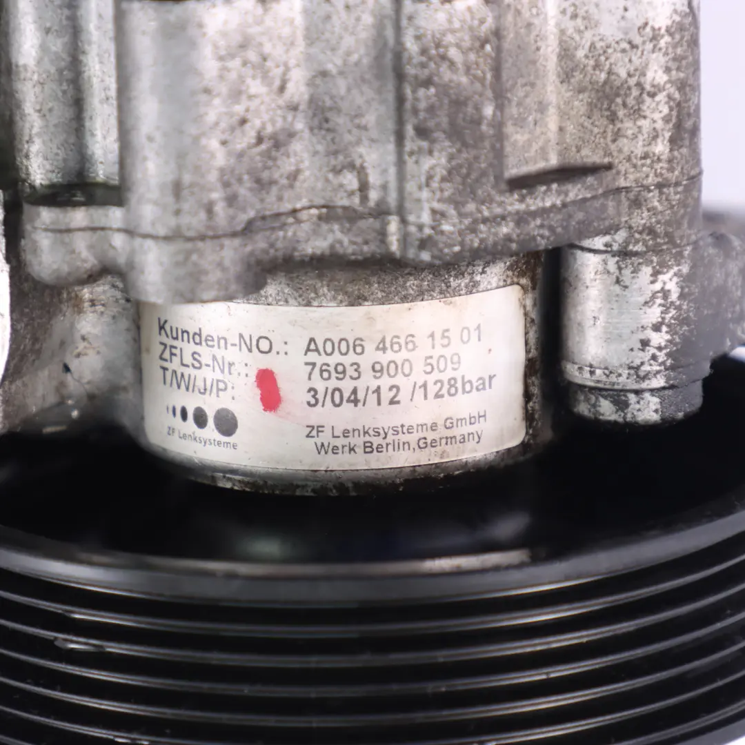 Mercedes W204 W207 OM651 Pompe de direction assistée hydraulique - SKU A0064661501-1 - Numéro de pièce A0064661501