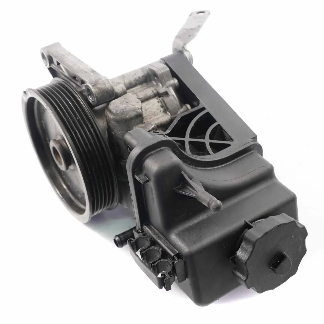 Steering Pump Mercedes W204 OM651 Diesel Mechanical Oil Unit to Power with Part number A0064662601 Power Steering Pump Mercedes W204 OM651 Diesel Mechanical Oil Unit - SKU A0064662601 - Part number A0064662601