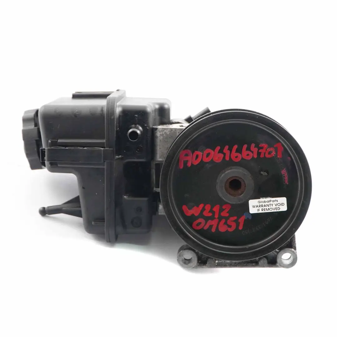Steering Pump Mercedes W212 OM651 Diesel Mechanical Oil Unit to Power with Part number A0064664701 Power Steering Pump Mercedes W212 OM651 Diesel Mechanical Oil Unit - SKU A0064664701 - Part number A0064664701
