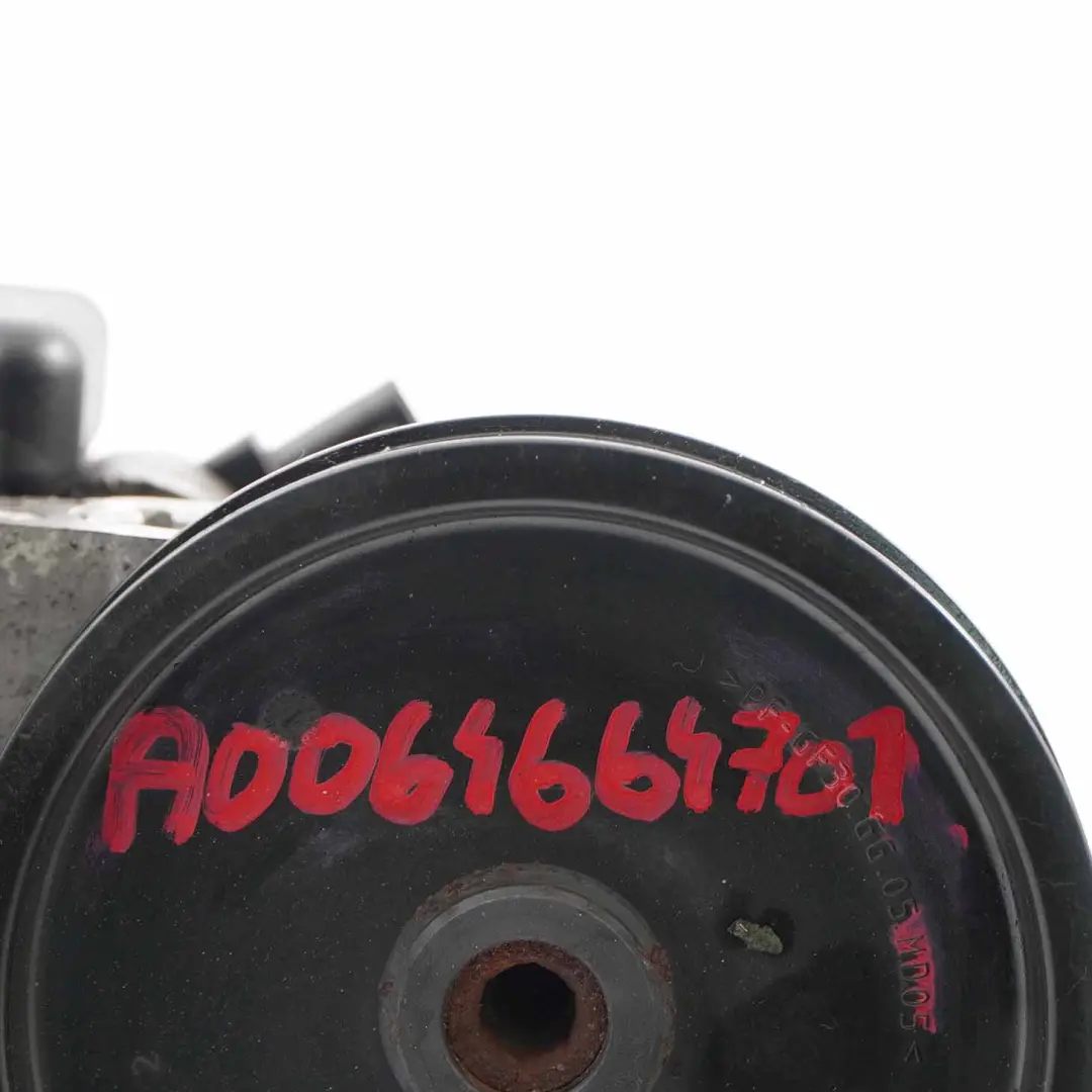 Bomba de Dirección Asistida Mercedes W212 OM651 Diesel Aceite Mecánico Unidad para con número de pieza A0064664701 Bomba de Dirección Asistida Mercedes W212 OM651 Diesel Aceite Mecánico Unidad - SKU A0064664701 - Número de pieza A0064664701