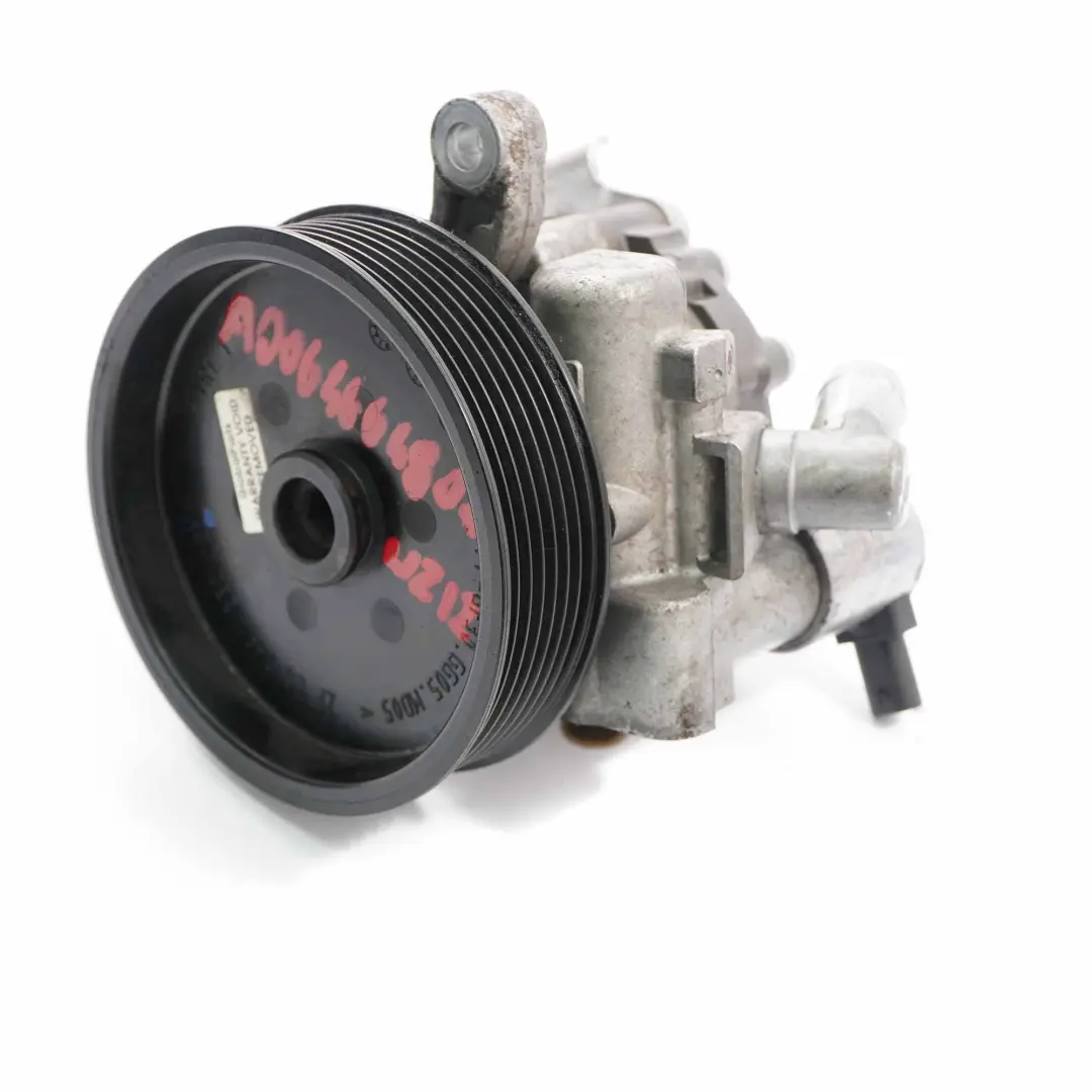 Pompa Wspomagania do Mercedes W212 o numerze A0064664801 Mercedes W212 Pompa Wspomagania - SKU A0064664801 - Numer Części A0064664801