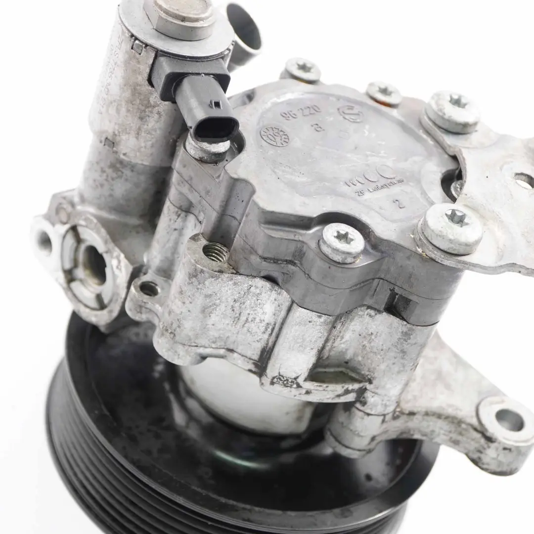 OM651 Pompa Wspomagania A0064664701 do Mercedes W212 o numerze A0064665201 Mercedes W212 OM651 Pompa Wspomagania A0064664701 - SKU A0064665201 - Numer Części A0064665201