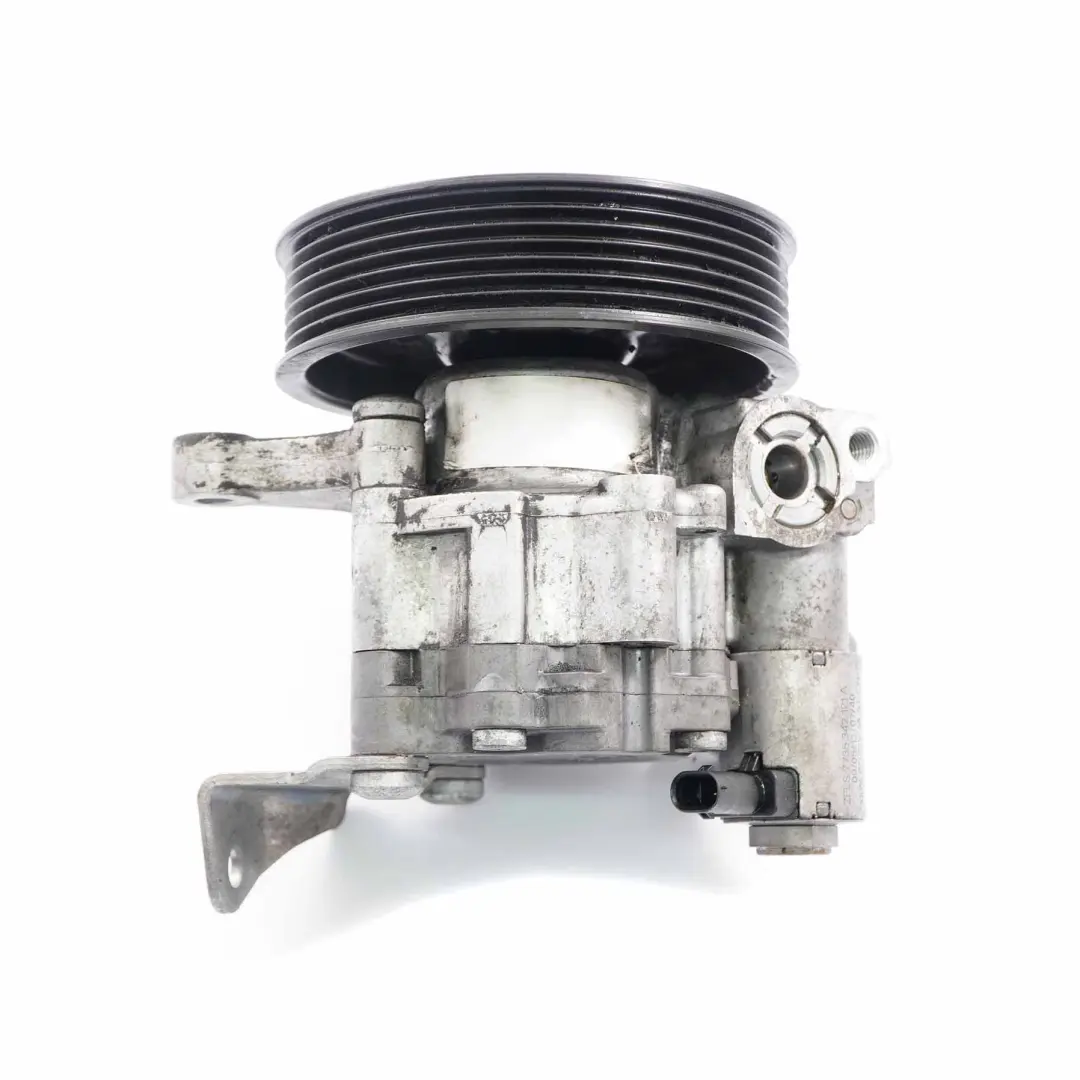 Steering Pump Mercedes W639 OM642 Diesel Mechanical Oil Unit to Power with Part number A0064665201 Power Steering Pump Mercedes W639 OM642 Diesel Mechanical Oil Unit - SKU A0064665201 - Part number A0064665201