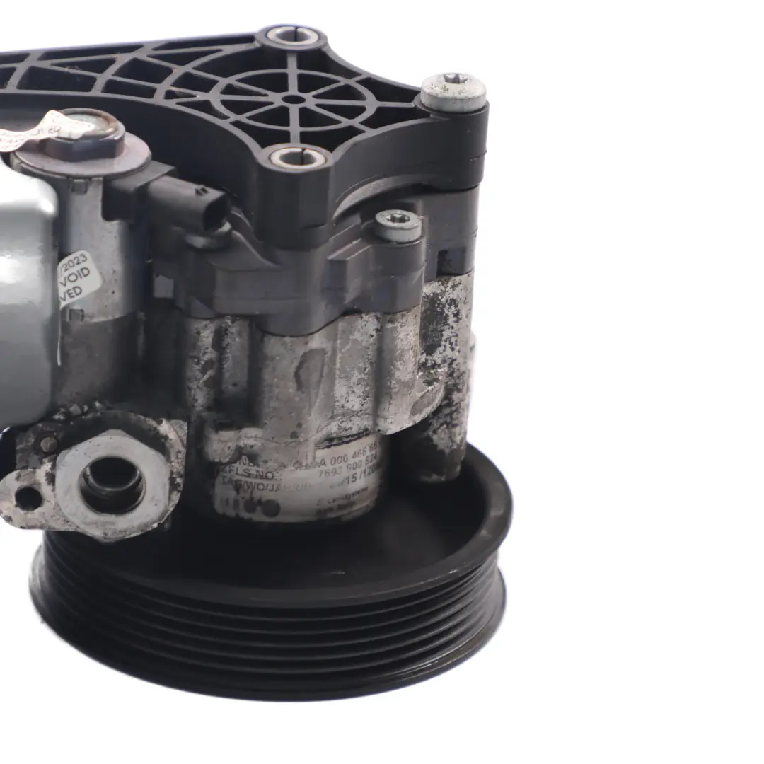  Pompe direction assistée Mercedes W639 W906 OM651 d'huile mécanique - SKU A0064666601 - Numéro de pièce A0064666601