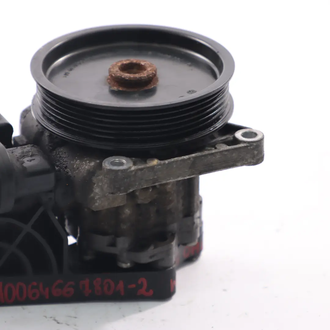 Pompe direction assistée Mercedes W639 W906 Unité d'huile mécanique  - SKU A0064667801-2 - Numéro de pièce A0064667801