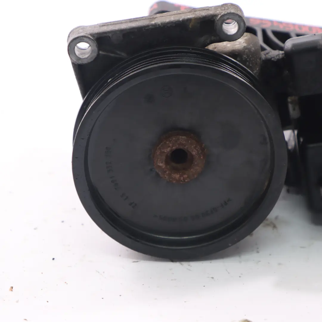 Pompe direction assistée Mercedes W639 W906 Unité d'huile mécanique  - SKU A0064667801-2 - Numéro de pièce A0064667801
