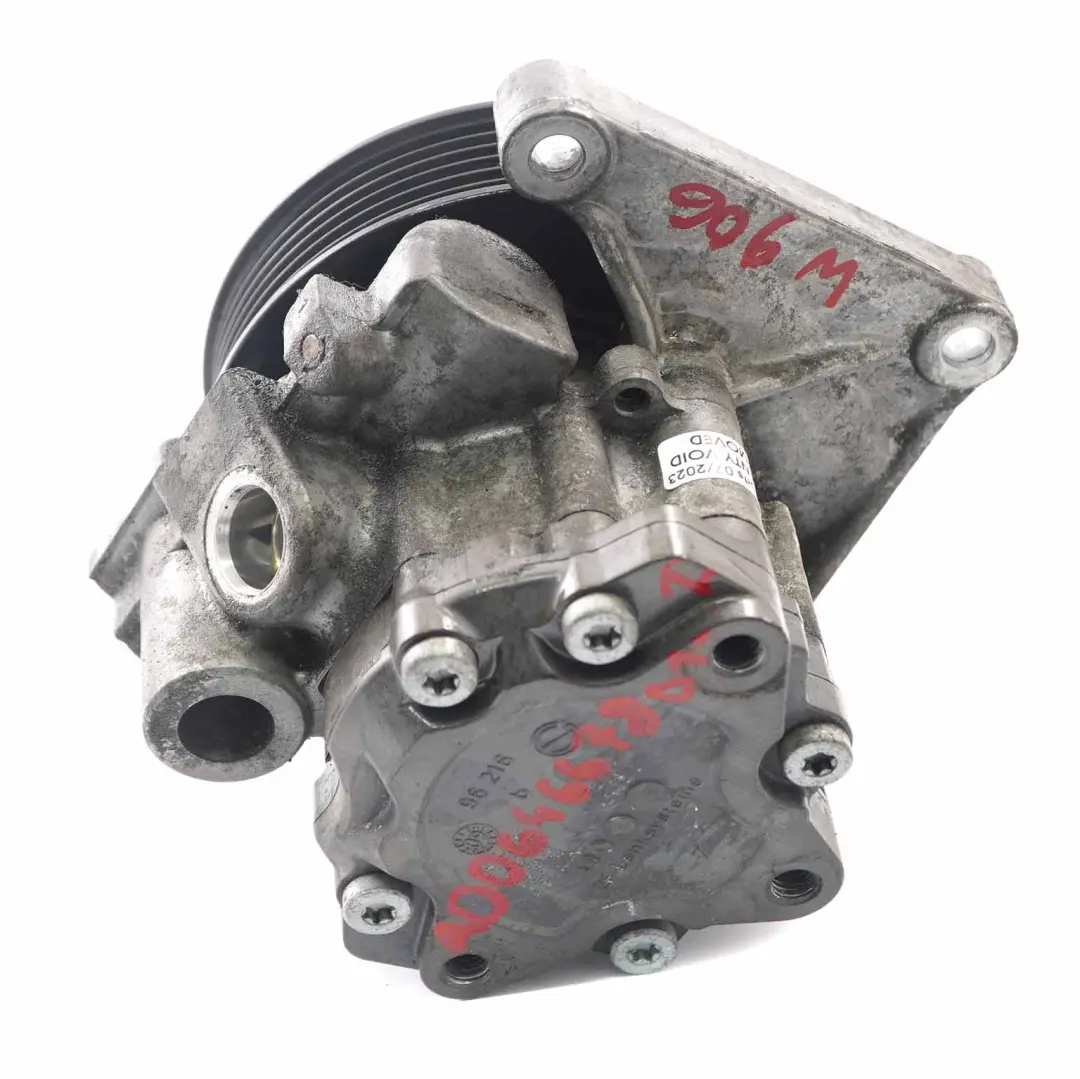  Pompe direction assistée Mercedes W639 W906 Diesel d'huile mécanique A0064661701 - SKU A0064667801-3 - Numéro de pièce A0064667801