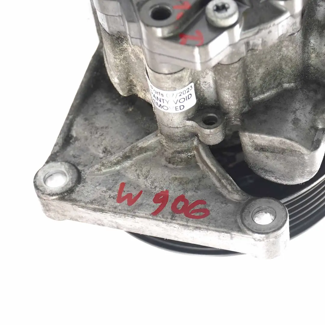  Pompe direction assistée Mercedes W639 W906 Diesel d'huile mécanique A0064661701 - SKU A0064667801-3 - Numéro de pièce A0064667801