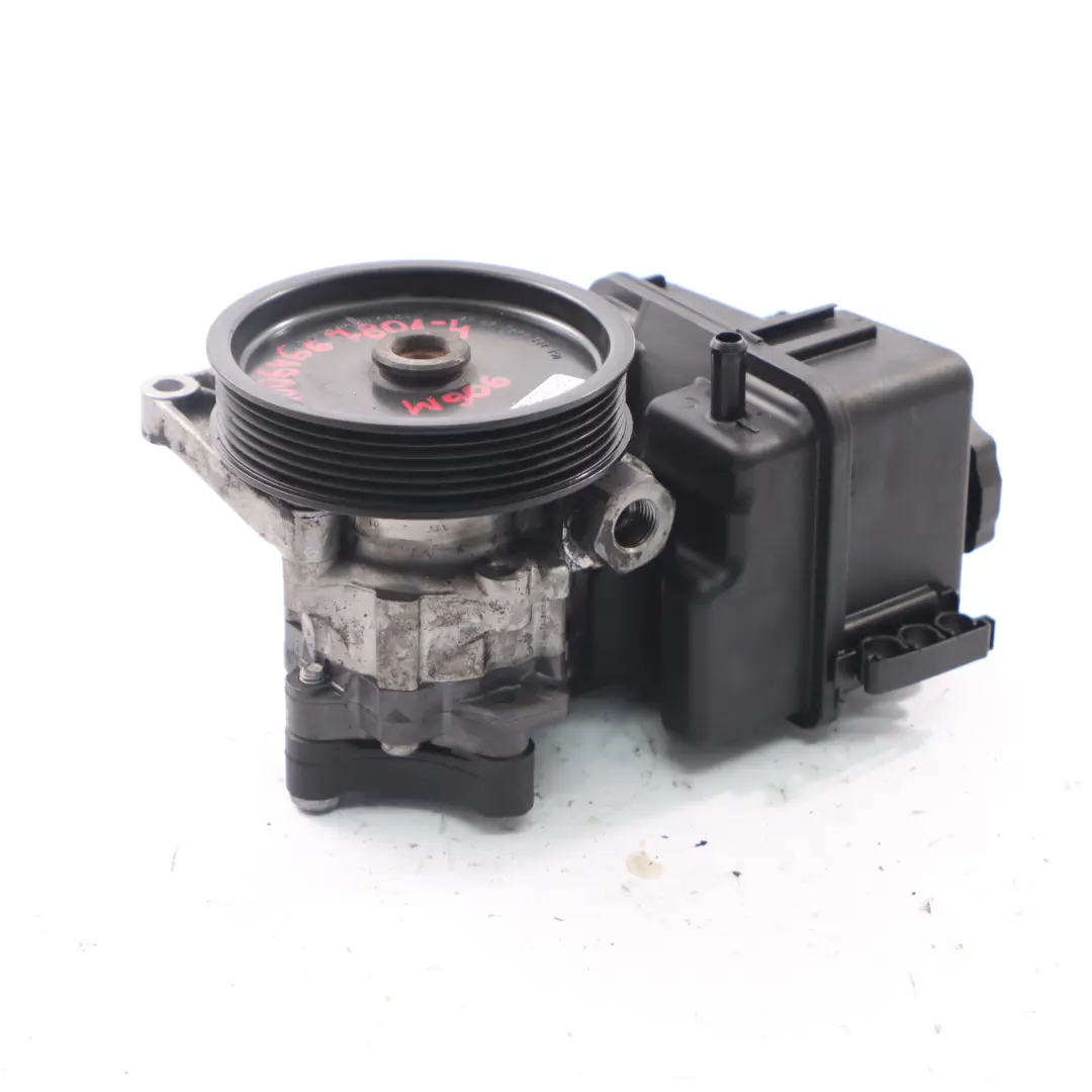  Pompe de direction assistée Mercedes W639 W906 OM651 Réservoir pompe A0064661701 - SKU A0064667801-4 - Numéro de pièce A0064667801