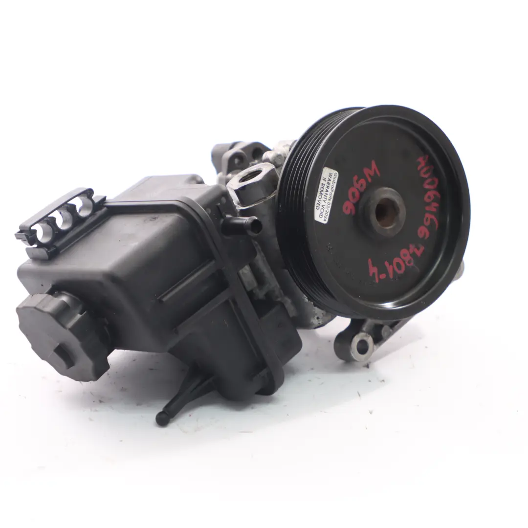  Pompe de direction assistée Mercedes W639 W906 OM651 Réservoir pompe A0064661701 - SKU A0064667801-4 - Numéro de pièce A0064667801