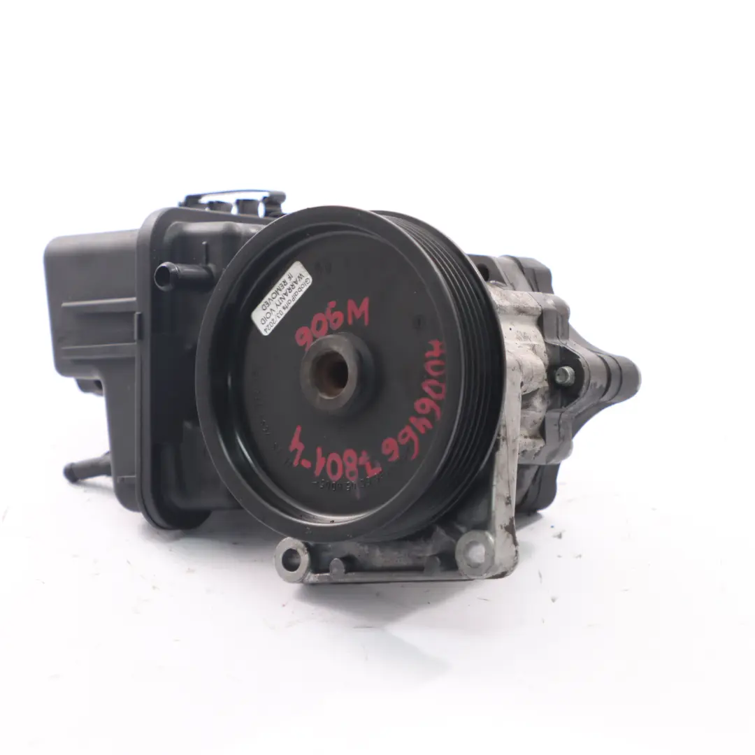  Pompe de direction assistée Mercedes W639 W906 OM651 Réservoir pompe A0064661701 - SKU A0064667801-4 - Numéro de pièce A0064667801