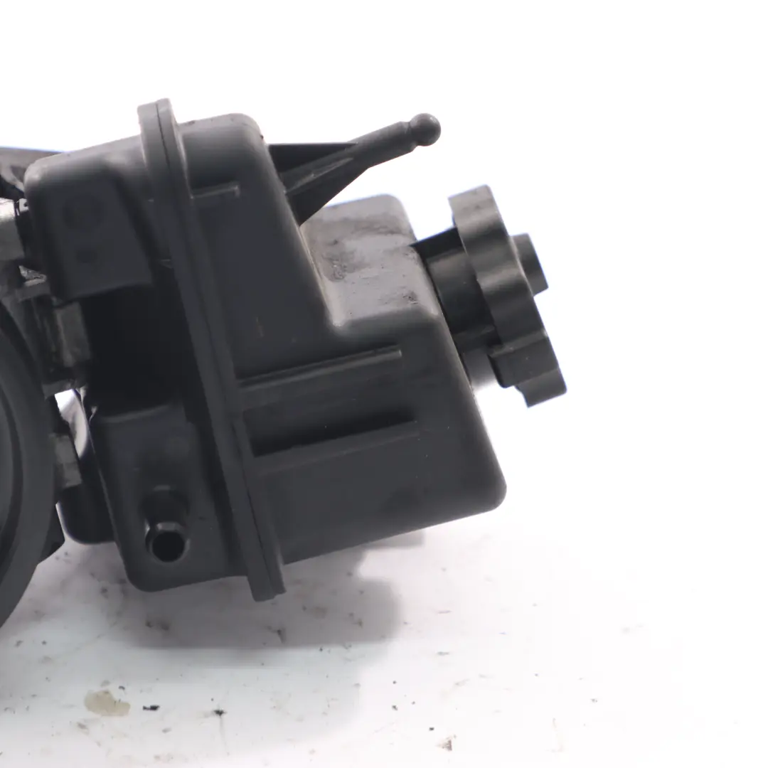  Pompe de direction assistée Mercedes W639 W906 OM651 Réservoir pompe A0064661701 - SKU A0064667801-4 - Numéro de pièce A0064667801