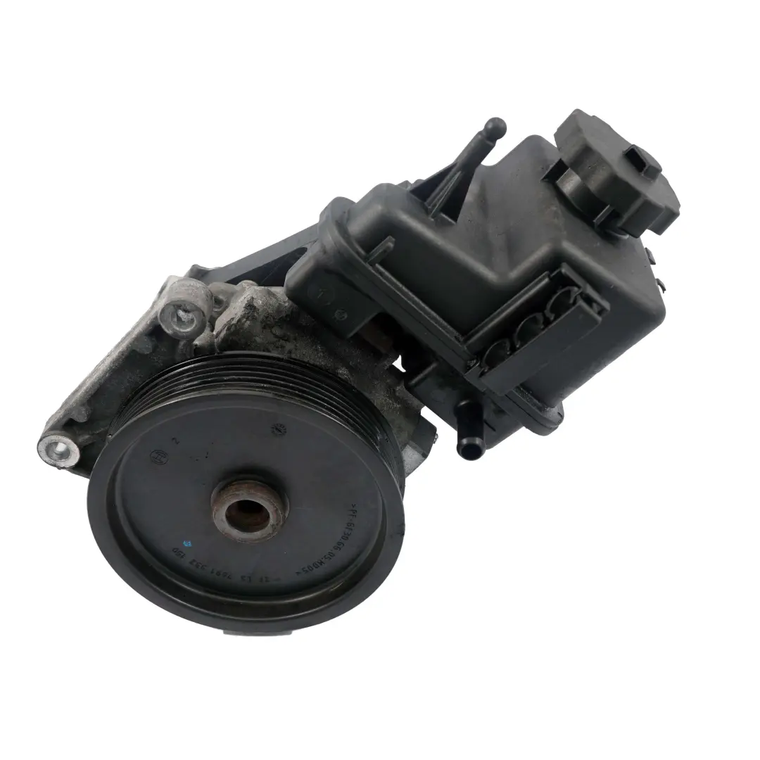 Unité d'huile mécanique Pompe direction assistée Mercedes W639 W906 Diesel - SKU A0064667801 - Numéro de pièce A0064667801
