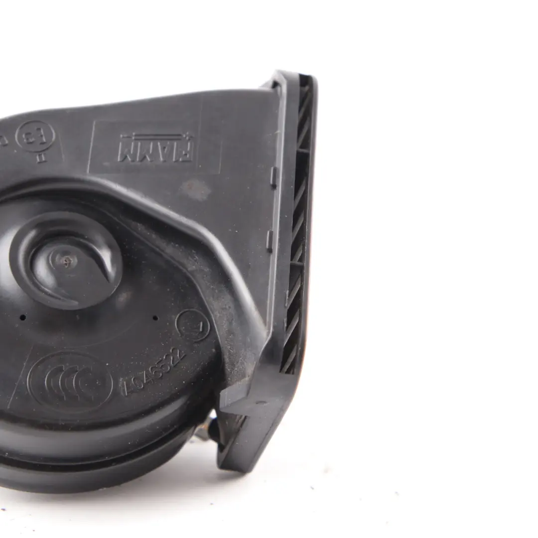 Klaxon Mercedes W169 W202 W203 ML W164 Fanfare Droite pour à propos du numéro de pièce A0065429020 Klaxon Mercedes W169 W202 W203 ML W164 Fanfare Droite - SKU A0065429020 - Numéro de pièce A0065429020