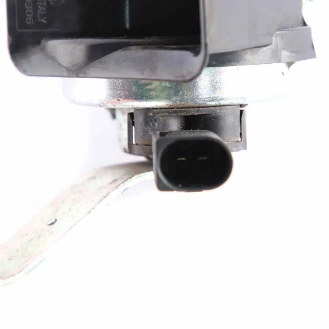 Horn Signal Fanfare Front Left Horn Signal to Mercedes W176 W246 with Part number A0065429820 Mercedes W176 W246 Horn Signal Fanfare Front Left Horn Signal - SKU A0065429820 - Part number A0065429820