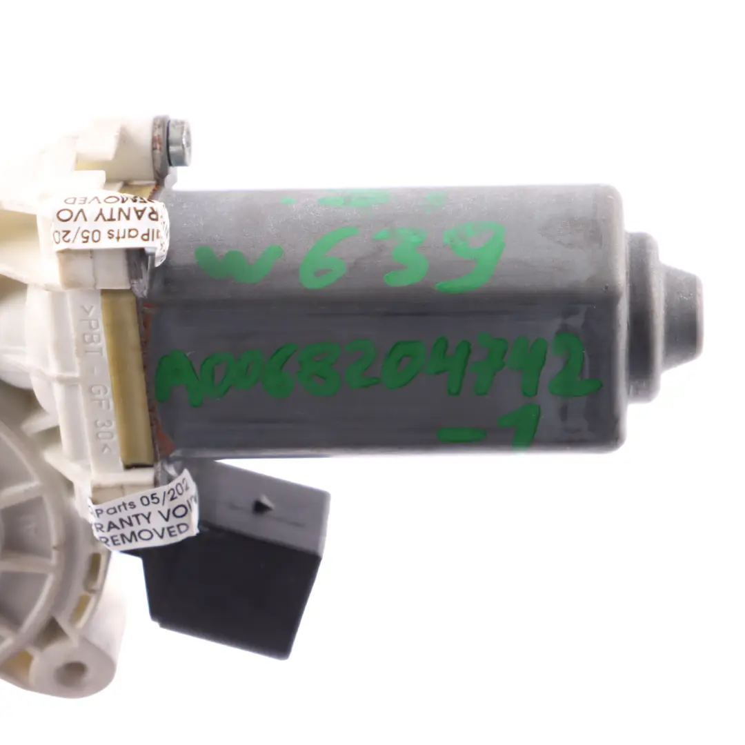 Mercedes Vito W639 Moteur lève-vitre actionneur porte avant droite - SKU A0068204742-1 - Numéro de pièce A0068204742