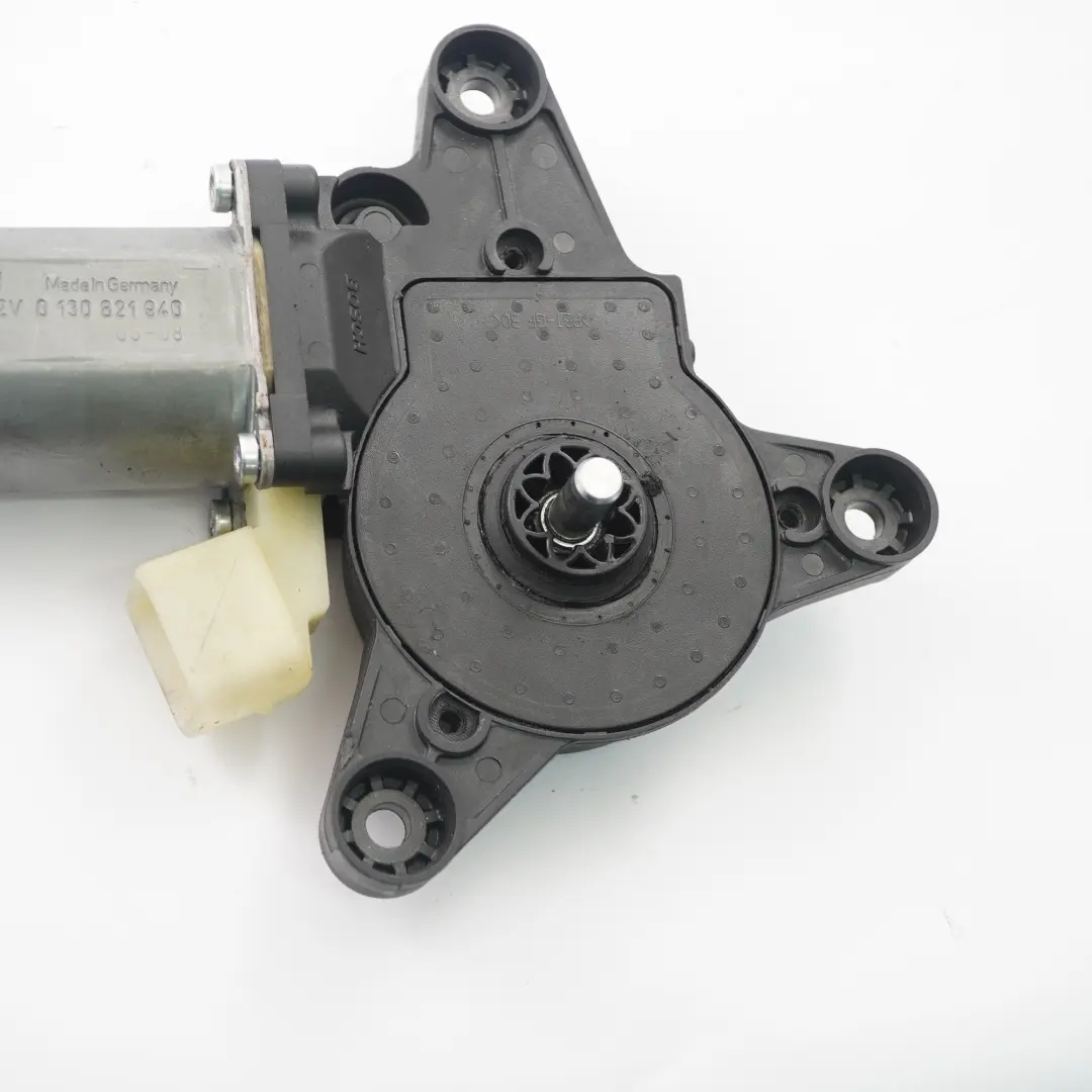  Moteur de lève-vitre Mercedes Vito W639 Porte avant droite - SKU A0068204742 - Numéro de pièce A0068204742