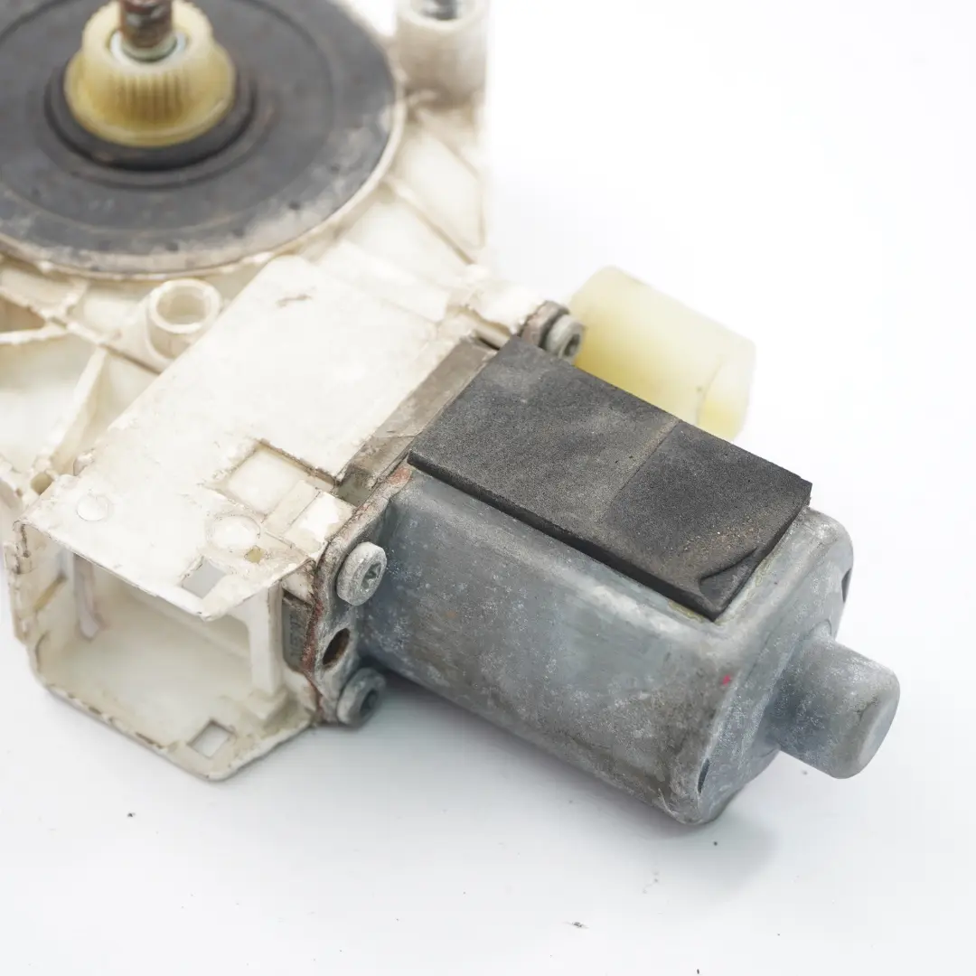 Tür Vorne Rechts Fensterheber Motor A0068205442 für Mercedes Sprinter W906 mit Teilenummer A0068205542 Mercedes Sprinter W906 Tür Vorne Rechts Fensterheber Motor A0068205442 - SKU A0068205542 - Teilenummer A0068205542