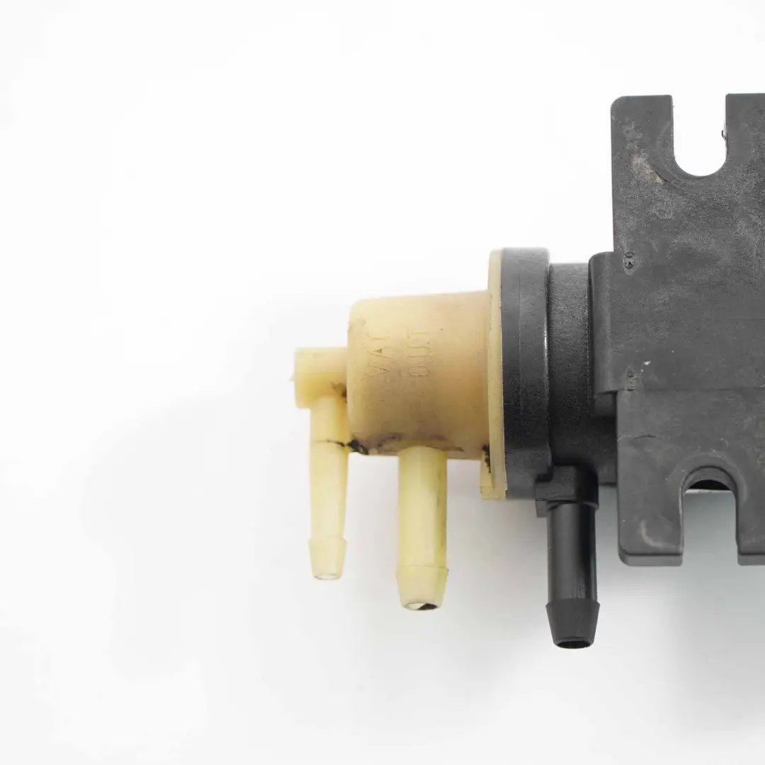 Vakuum Ventil Steuer Magnet Ansaug Krümmer für Mercedes W204 W212 mit Teilenummer A0071531428 Mercedes W204 W212 Vakuum Ventil Steuer Magnet Ansaug Krümmer - SKU A0071531428 - Teilenummer A0071531428