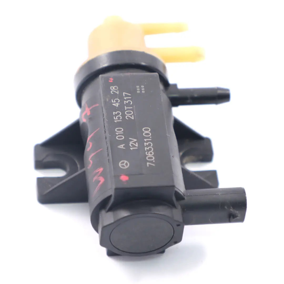 Unterdruckwandler Magnetventil für Mercedes W205 W213 W447 Turbo mit Teilenummer A0101534528 Mercedes W205 W213 W447 Turbo Unterdruckwandler Magnetventil - SKU A0101534528 - Teilenummer A0101534528