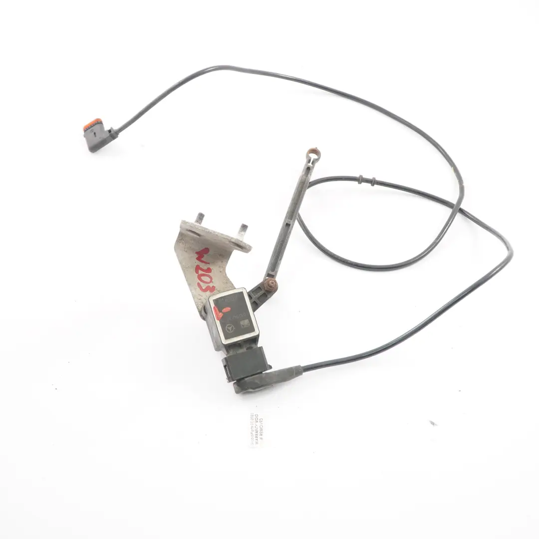 Capteur niveau hauteur phares pour Mercedes W169 W203 W211 C219 W220 à propos du numéro de pièce A0105427717 Mercedes W169 W203 W211 C219 W220 Capteur niveau hauteur phares - SKU A0105427717-1 - Numéro de pièce A0105427717