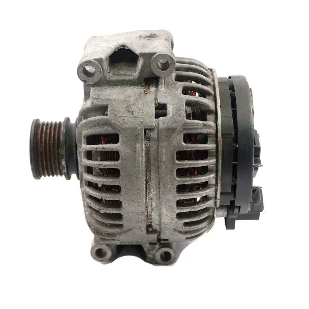 Mercedes-Benz Vito Viano W639 OM646 Alternator Generator 200A für mit Teilenummer A0131541002 Mercedes-Benz Vito Viano W639 OM646 Alternator Generator 200A - SKU A0131541002 - Teilenummer A0131541002