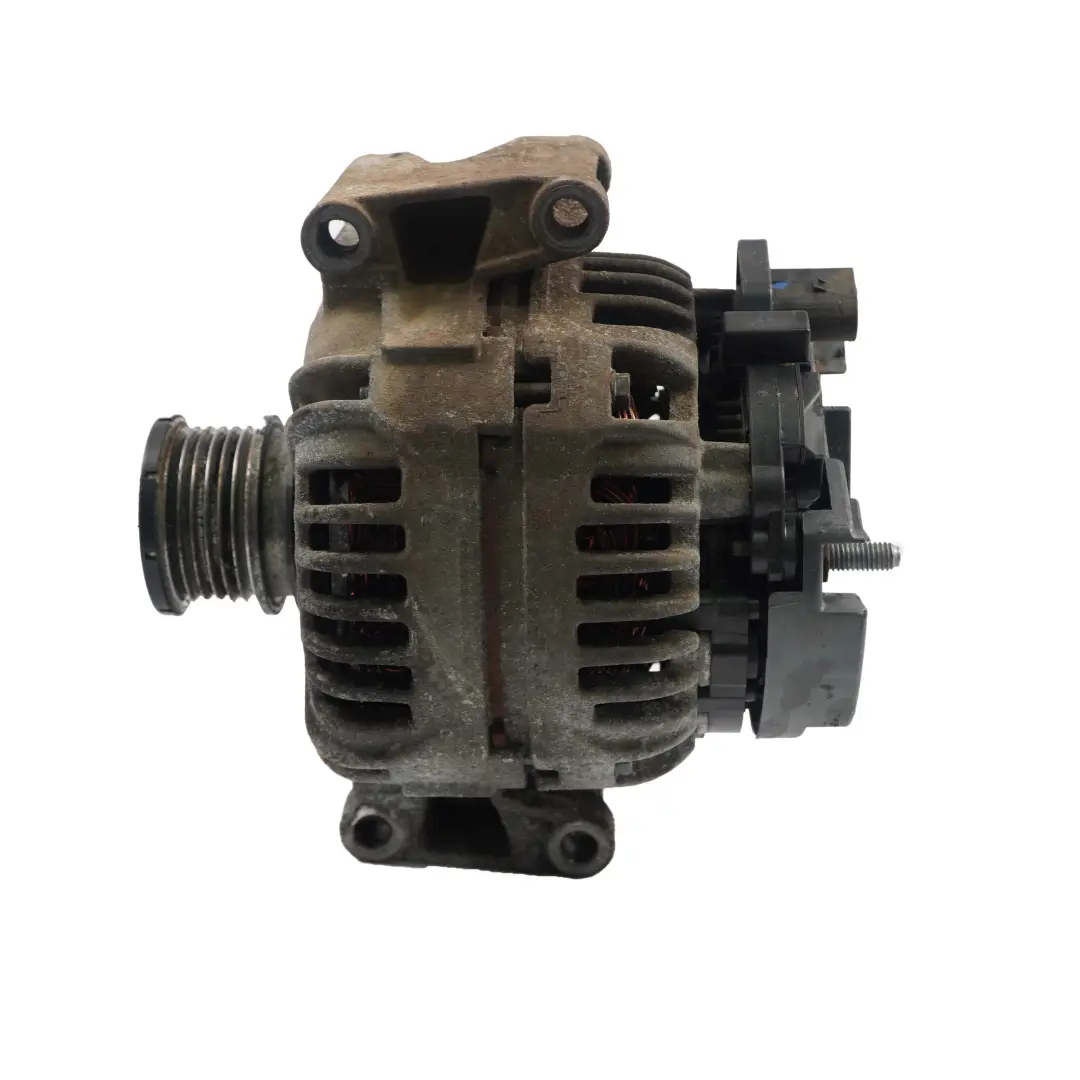 Alternator 14V 120A do Mercedes Vito W639 Sprinter W906 o numerze A0141542702 Mercedes Vito W639 Sprinter W906 Alternator 14V 120A - SKU A0141542702 - Numer Części A0141542702