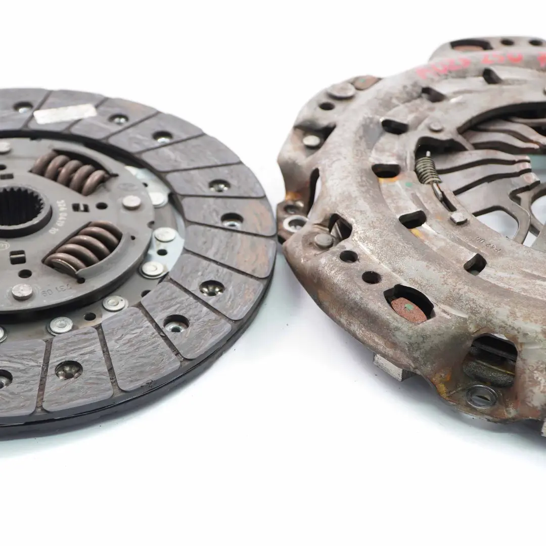 OM646 Diesel Disco Frizione Completo per Mercedes W639 W906 con numero di parte A0252507001 Mercedes W639 W906 OM646 Diesel Disco Frizione Completo - SKU A0252507001 - Numero di parte A0252507001